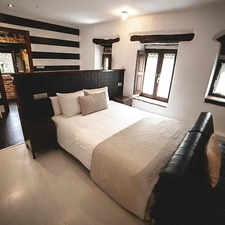 La Corralada Country house *